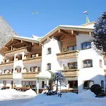 Garni Hotel