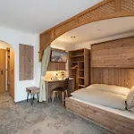 Hotel Garni 4*