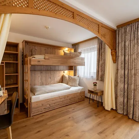 Garni Hotell 4*